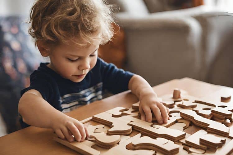 Knobelspiele aus Holz